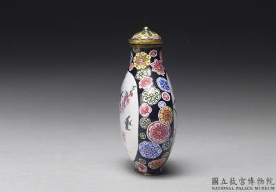 图片[3]-Copper-body painted enamel snuff bottle with panels of apricot blossoms and sparrows with butterflies, Yongzheng reign (1723-1735), Qing dynasty-China Archive